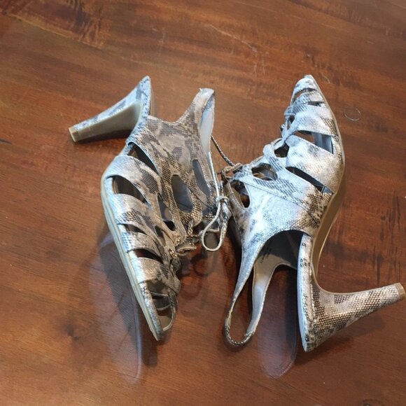 10 Impo Heels - Picture 3 of 5